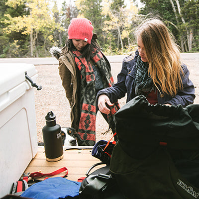 64oz-classic-with-loop-cap-f0 64oz_insulated_classic_backpackers_tailgate_square.jpg