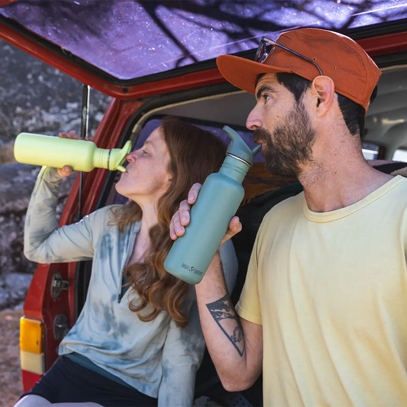 classic-flip-seal-sport-cap-no-straw-y9 classic_27oz_flip_seal_couple_tailgate_tip-sip_square.jpg